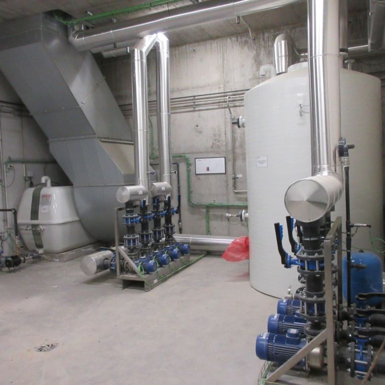 Almacenamiento de agua refrigerada